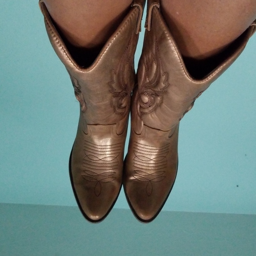 Western Mid Calf Bronze Boots
